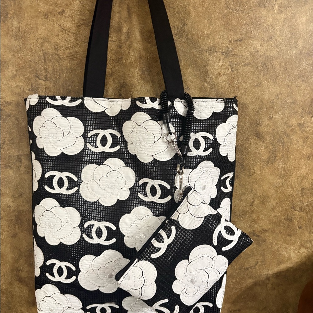 Chic Black and White Tote Bag Set